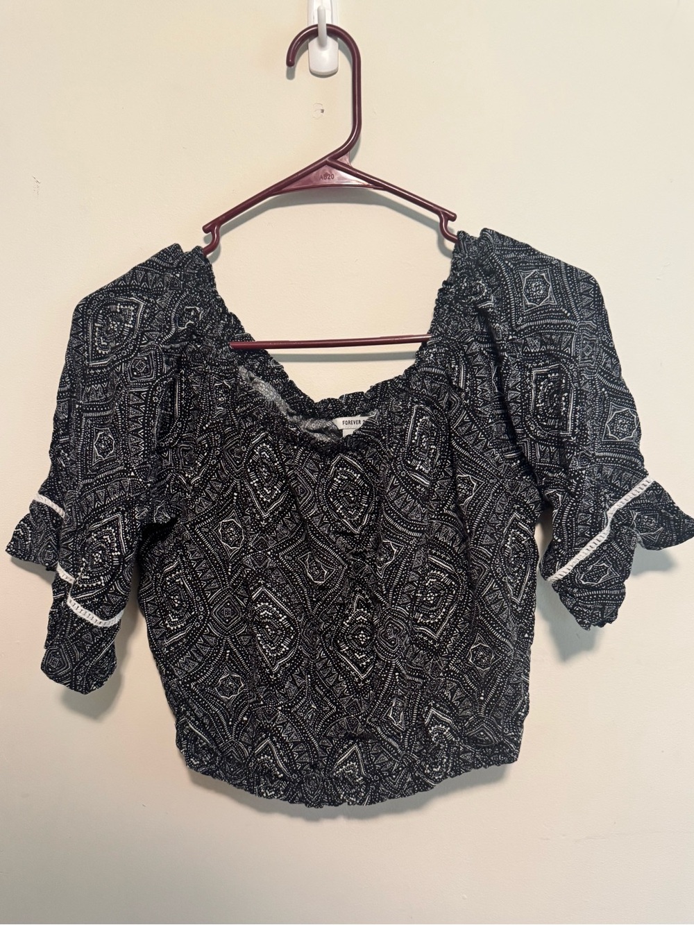 Forever 21 Black and White Geometric Off-Shoulder Crop Top